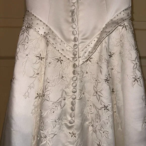 Jasmine Imperial Satin Wedding Gown with Floral Embroidery and *Great Condition*